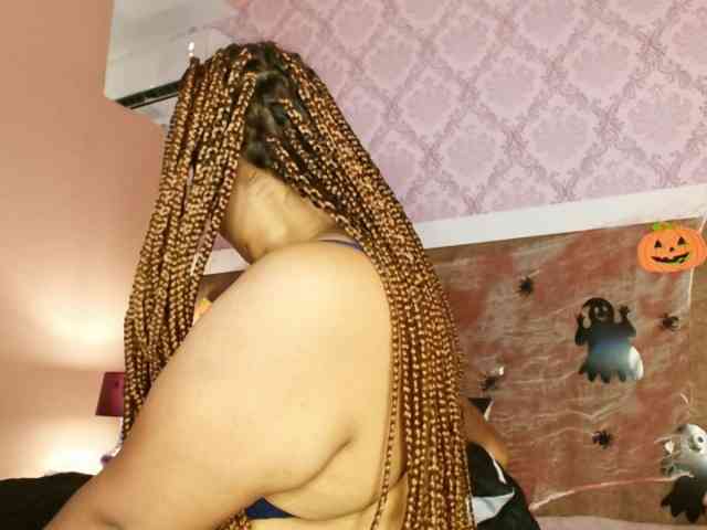 NicolBonnie bongacams