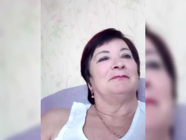 Empresswoman's BongaCams show and profile