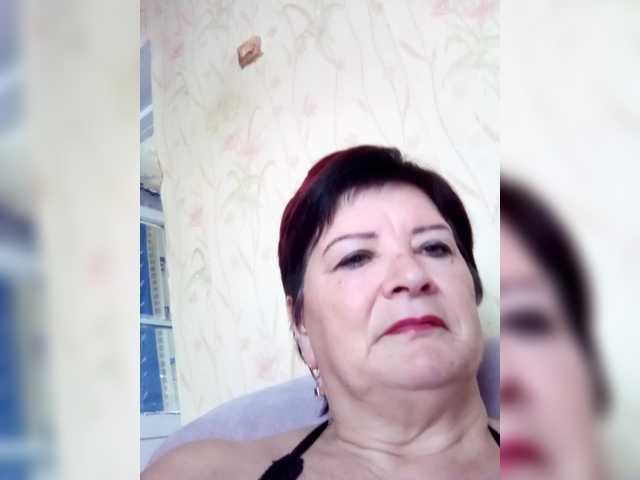 Empresswoman from BongaCams is Freechat