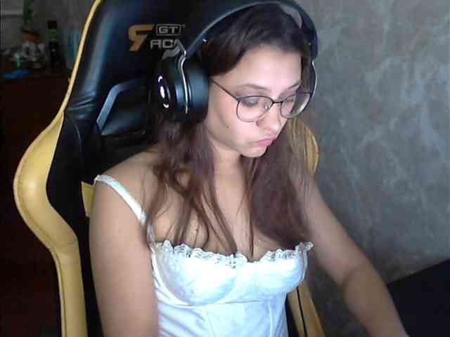 yanina7777 webcam
