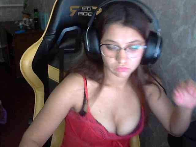 yanina7777 webcam