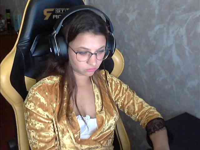 yanina7777 webcam