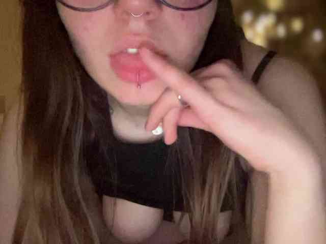 Your-Wet-Muse webcam