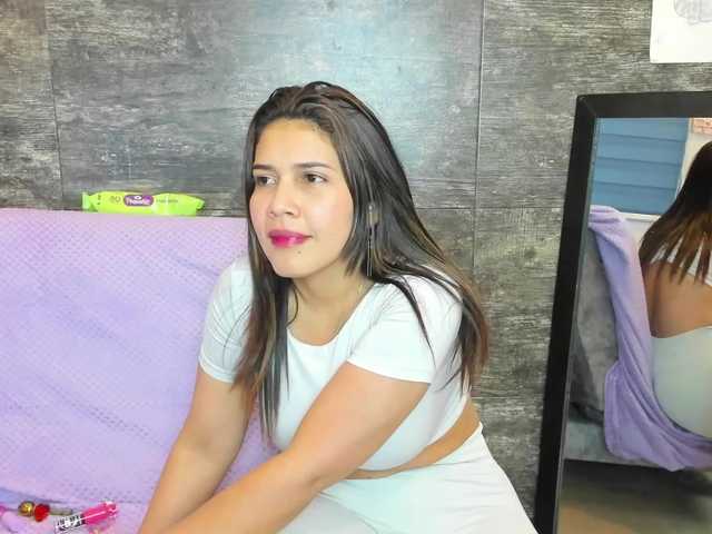 Oriana-Olsen's BongaCams show and profile