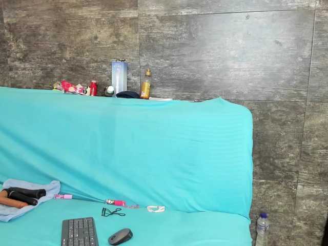 Oriana-Olsen's BongaCams show and profile