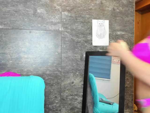 Oriana-Olsen's BongaCams show and profile