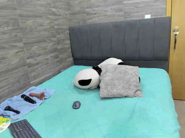 Oriana-Olsen webcam
