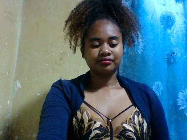 Marie121 vous attend pour discuter, flirter et plus sur bongacams