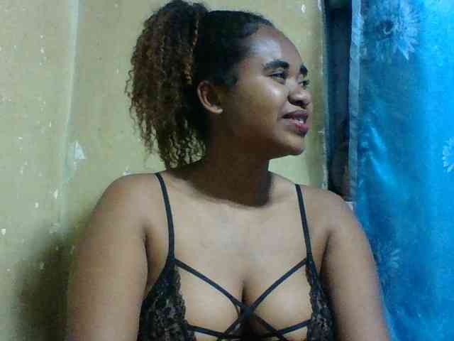 Marie121 webcam