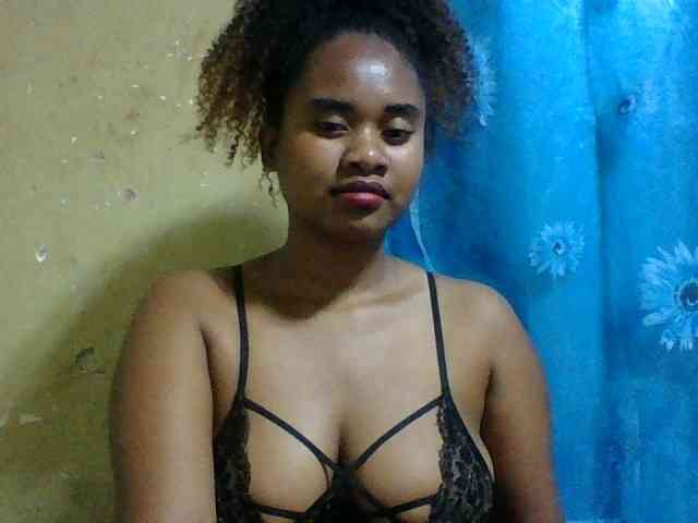 Marie121 webcam