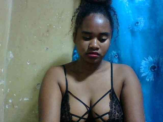Marie121 webcam