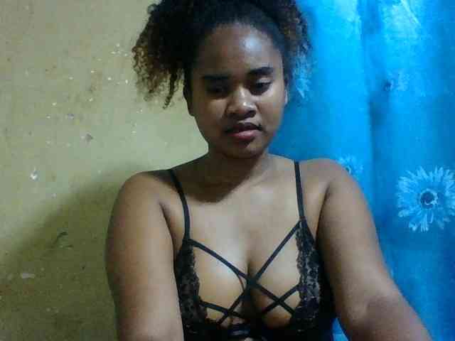 Marie121 webcam