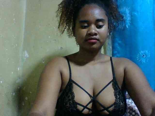 Marie121 webcam