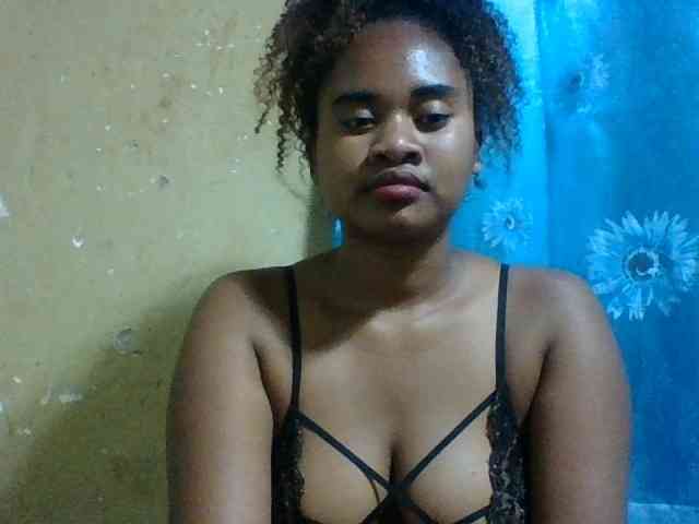 Marie121 Live Webcam on BongaCams