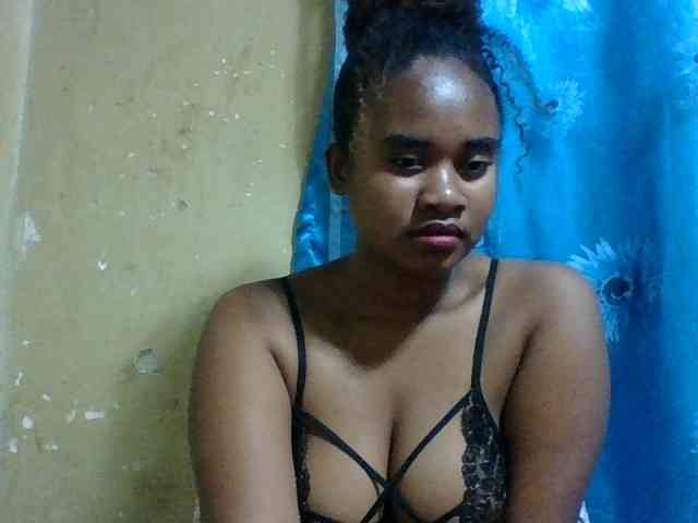 Marie121 webcam