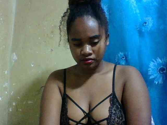 Marie121 webcam