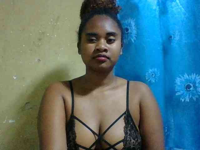 Marie121 webcam