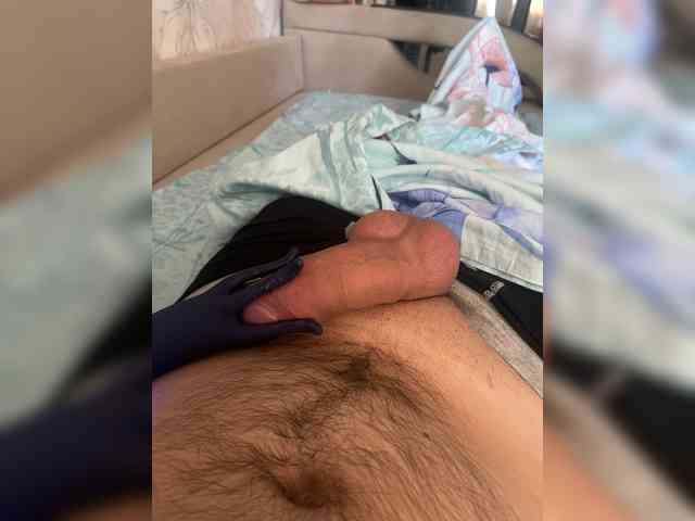 bezcompleksov77 Live Webcam on BongaCams