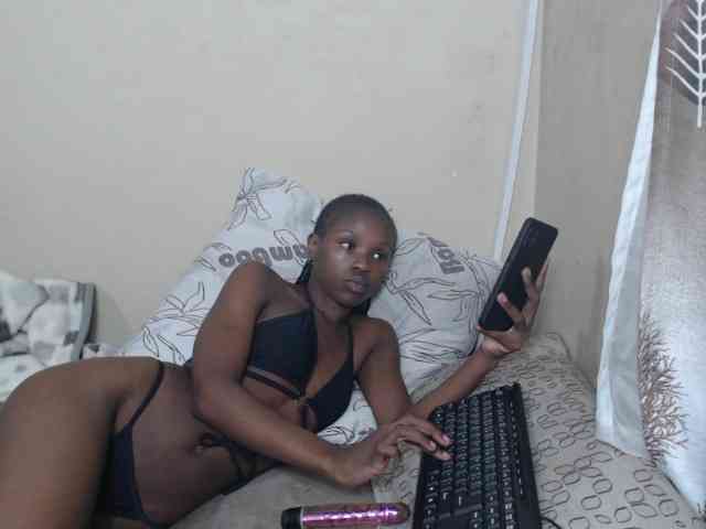 NawtyLarissa webcam