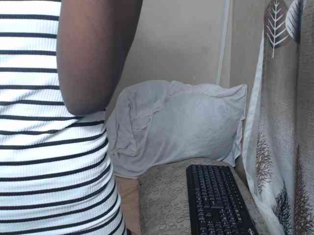 NawtyLarissa webcam