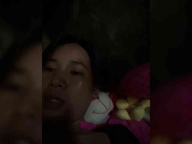 Cutewoman8 Live Webcam on BongaCams