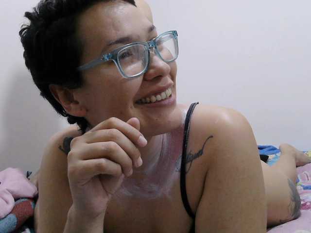 washintonredskins's BongaCams show and profile