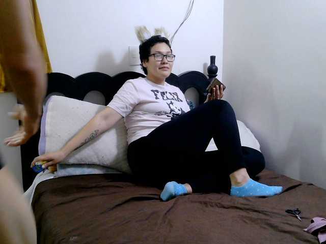 washintonredskins's BongaCams show and profile