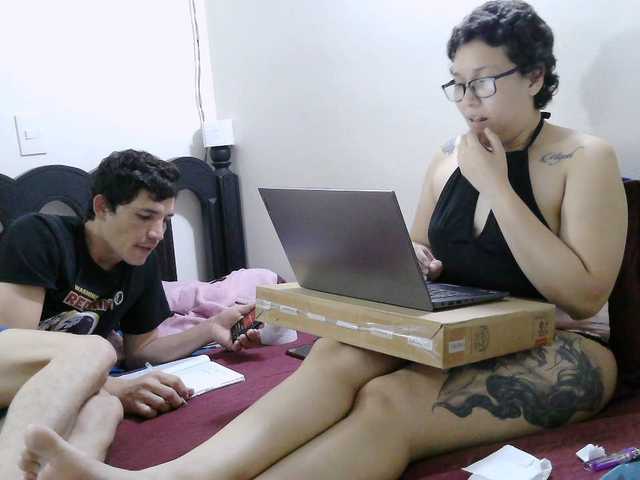 washintonredskins's BongaCams show and profile