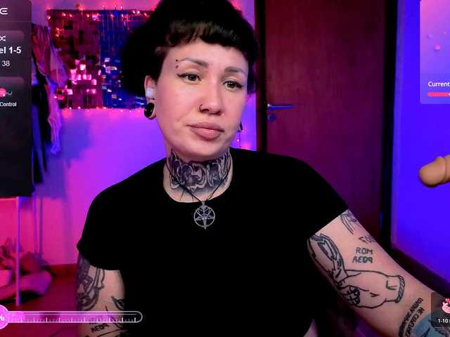 SenoritaDakota's BongaCams show and profile