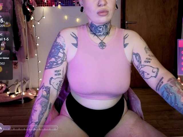 DakotaCandy webcam