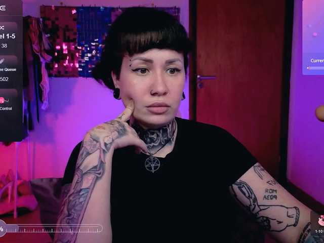 SenoritaDakota's BongaCams show and profile