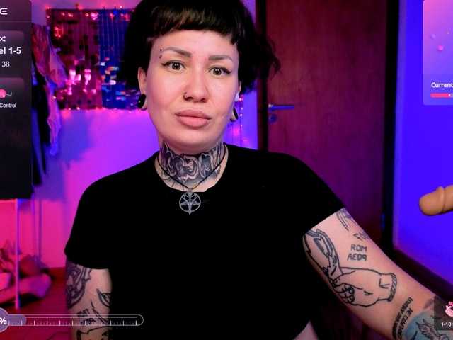 SenoritaDakota's BongaCams show and profile