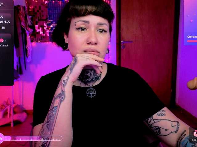 SenoritaDakota live cam profile