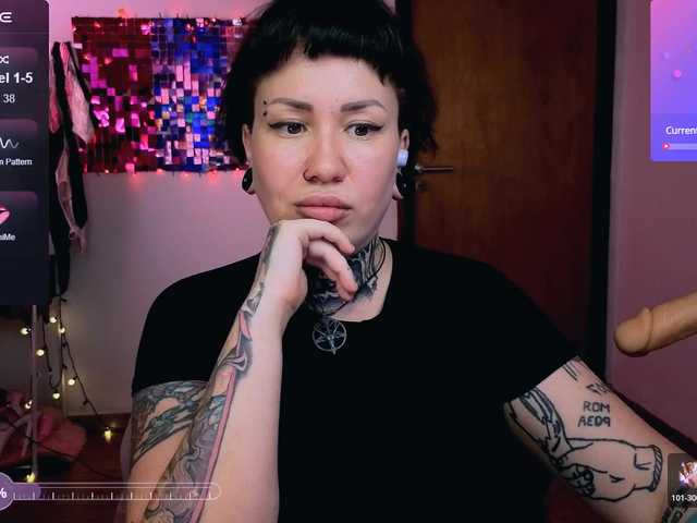 SenoritaDakota's BongaCams show and profile