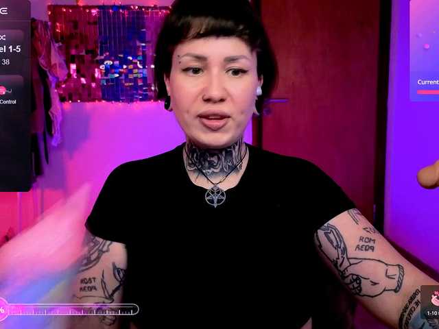 SenoritaDakota's BongaCams show and profile