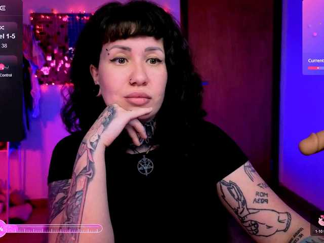 SenoritaDakota's BongaCams show and profile