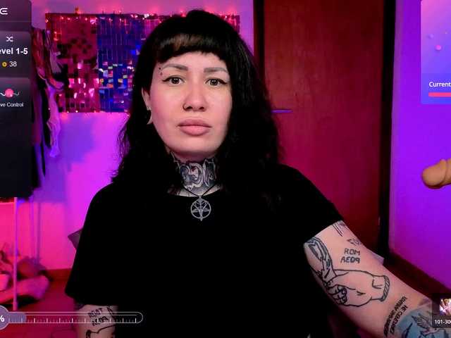 SenoritaDakota's BongaCams show and profile