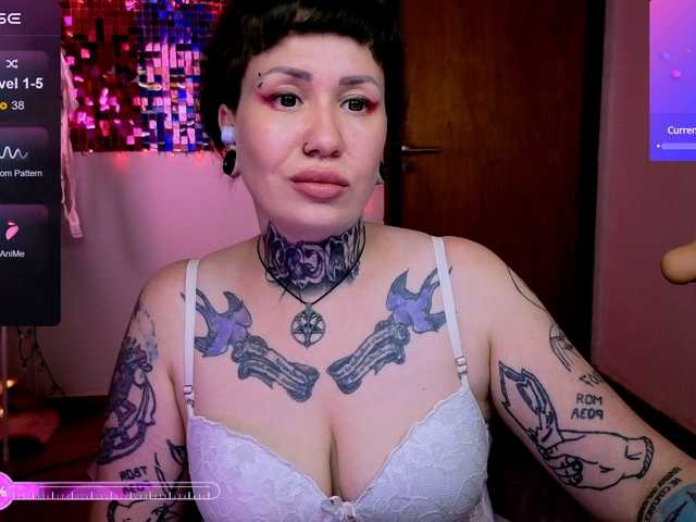 SenoritaDakota's BongaCams show and profile