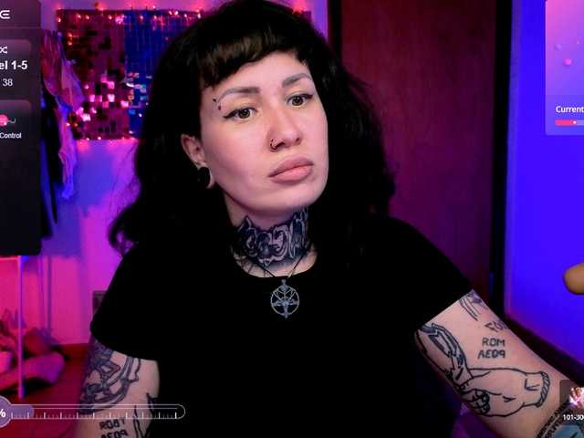 SenoritaDakota's BongaCams show and profile