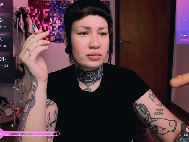 SenoritaDakota's BongaCams show and profile