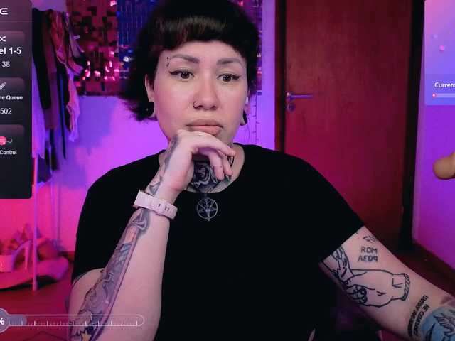 SenoritaDakota's BongaCams show and profile