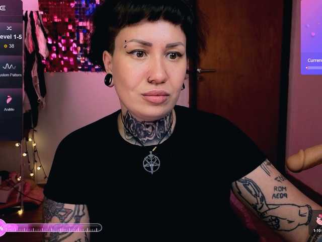 SenoritaDakota's BongaCams show and profile