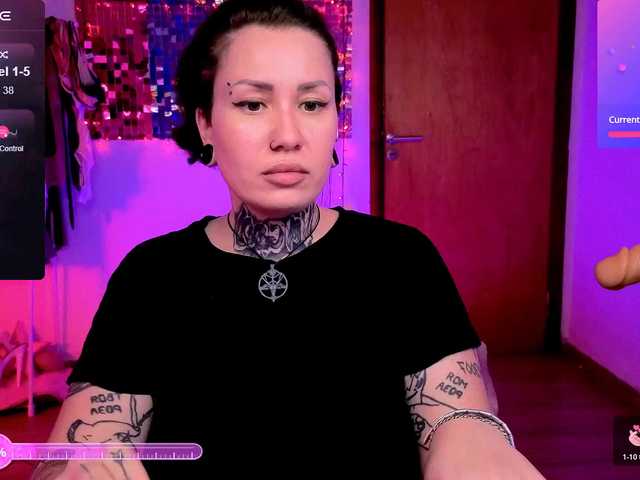 SenoritaDakota's BongaCams show and profile