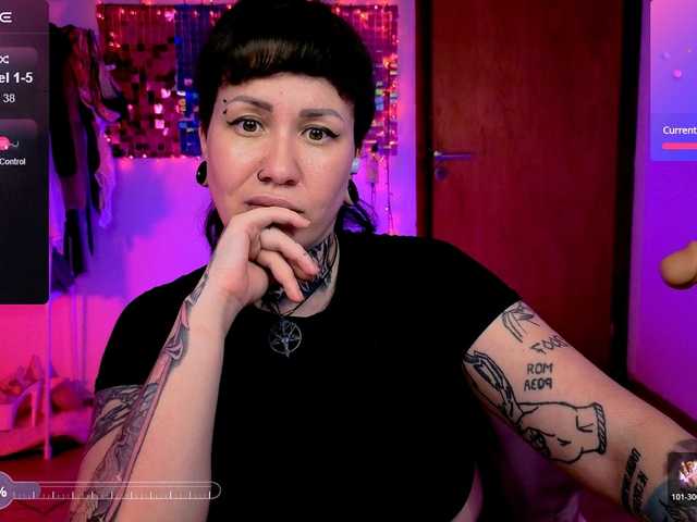 SenoritaDakota's BongaCams show and profile