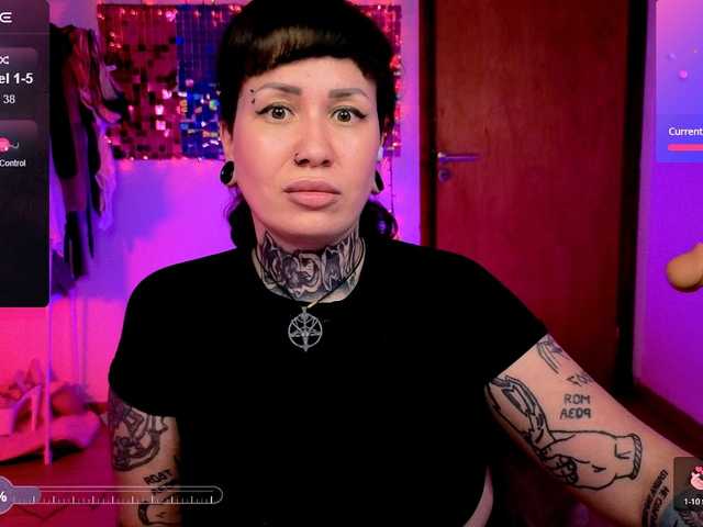 SenoritaDakota's BongaCams show and profile