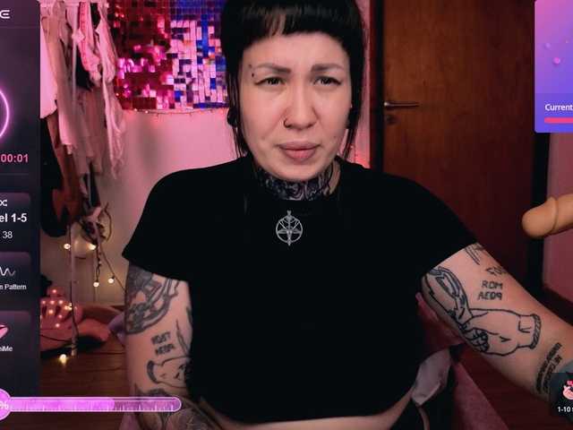 SenoritaDakota's BongaCams show and profile