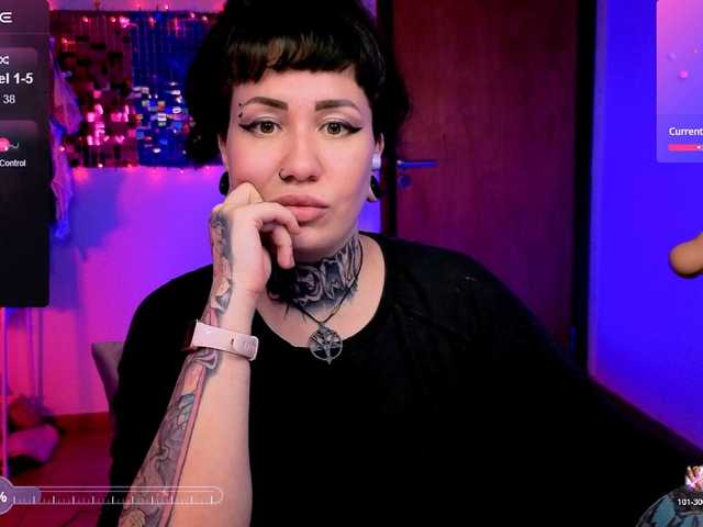 SenoritaDakota's BongaCams show and profile