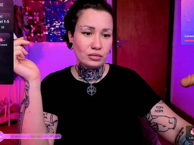 SenoritaDakota's BongaCams show and profile