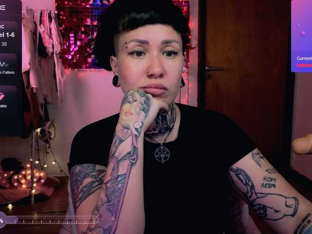 SenoritaDakota's BongaCams show and profile