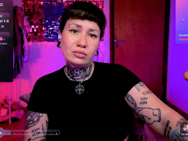 SenoritaDakota's BongaCams show and profile